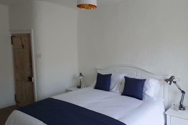 @ No.4 Apartment Castle Cary Exterior photo